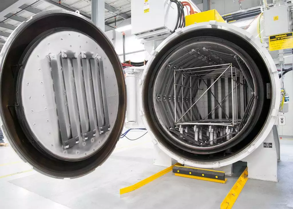 Ipsen vacuum furnace with TUS fixture